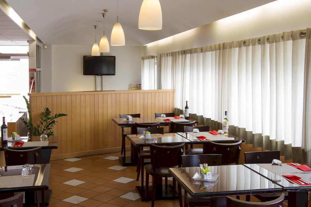 Hotel Ibis Leiria Fatima Exteriör bild